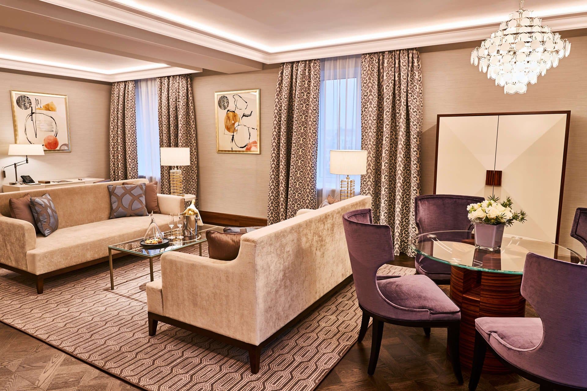 Deluxe Family Room