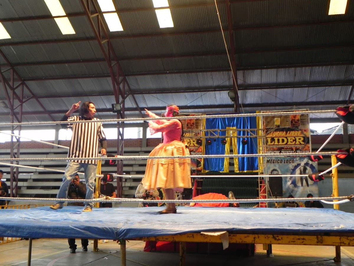 Cholitas Wrestling