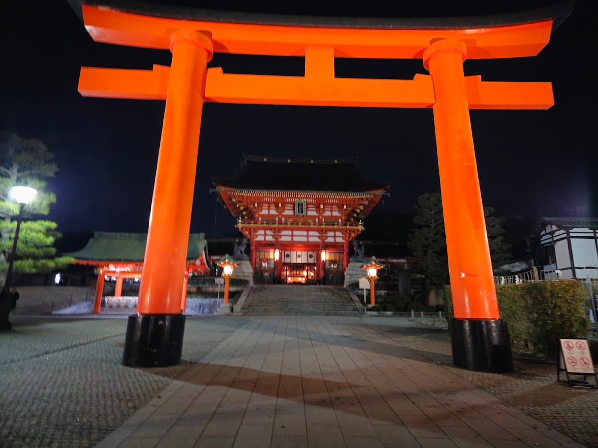 Romantic Kyoto Whisper: Temples, Lanterns & Timeless Love