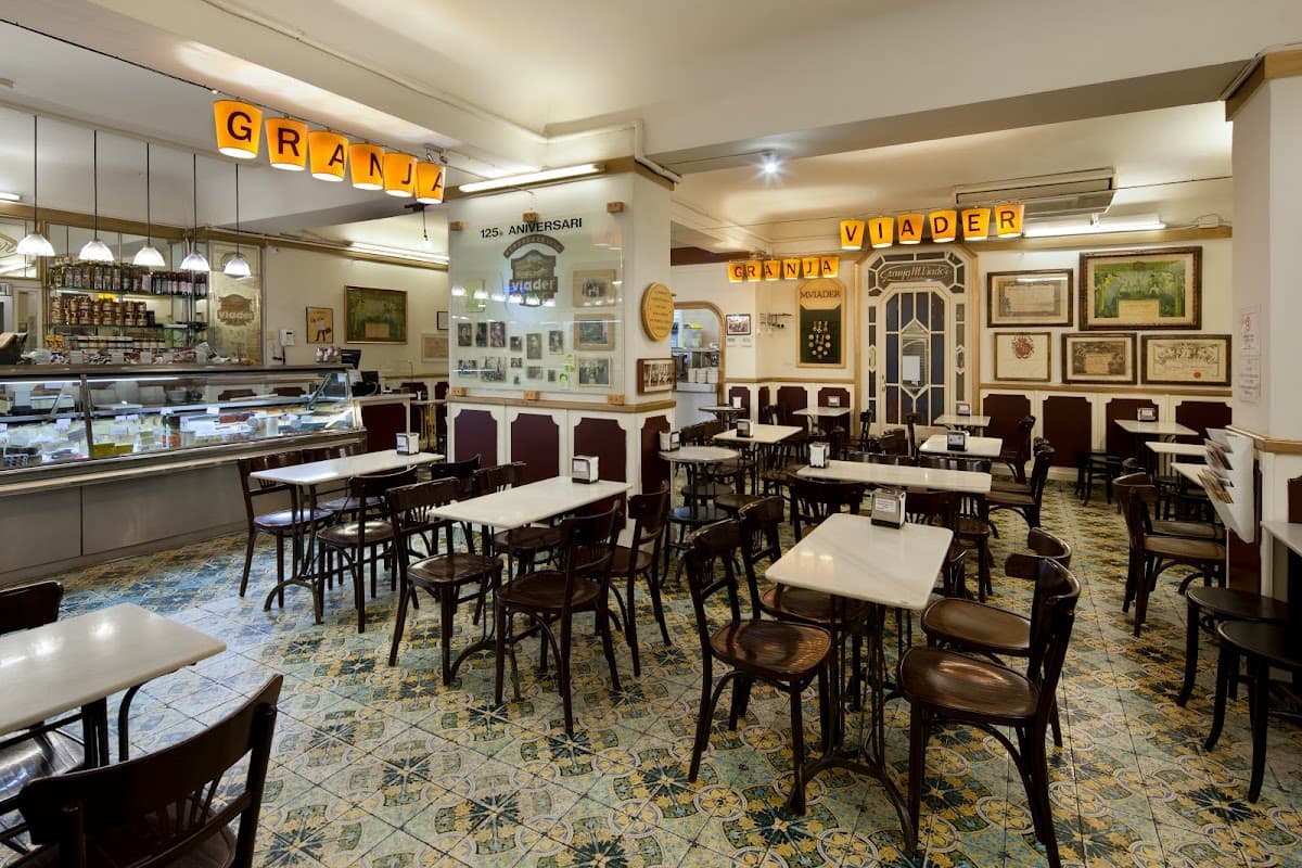 Barcelona in a Weekend: Gaudí, Gothic Alleys & Seaside Strolls