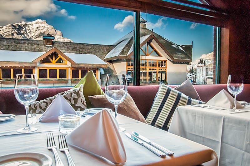 Maple Leaf Grill & Bar