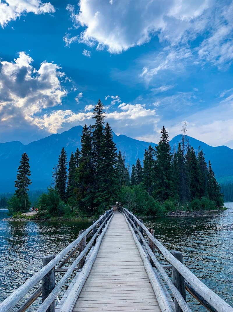 Pyramid Lake & Mount Pyramide