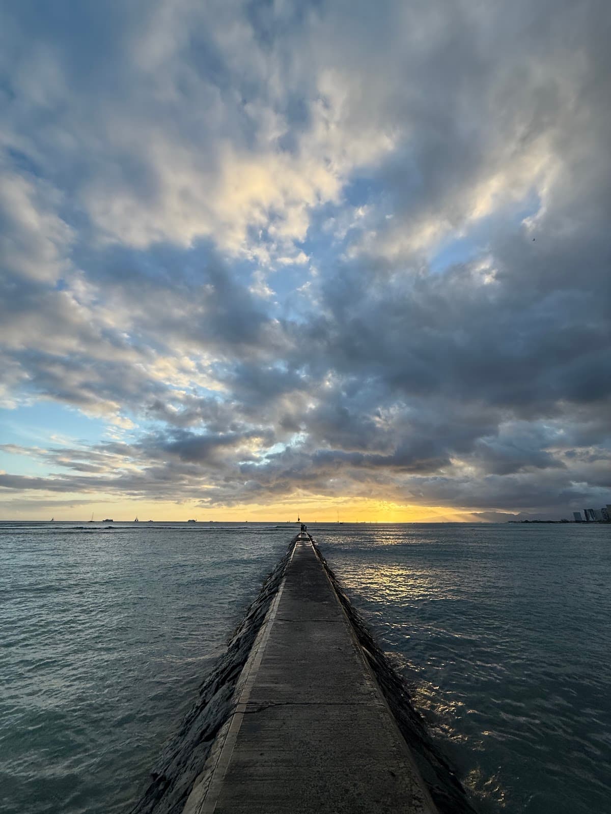 Sunset at Queen's Beach / Kuhio Beach