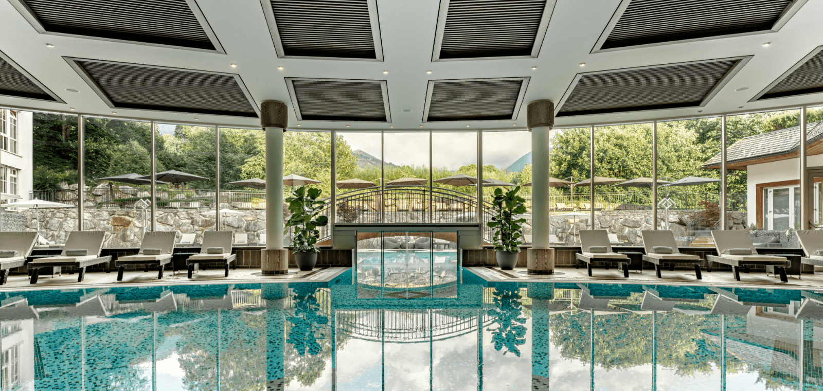 Deluxe Suite – Alps or Forest View