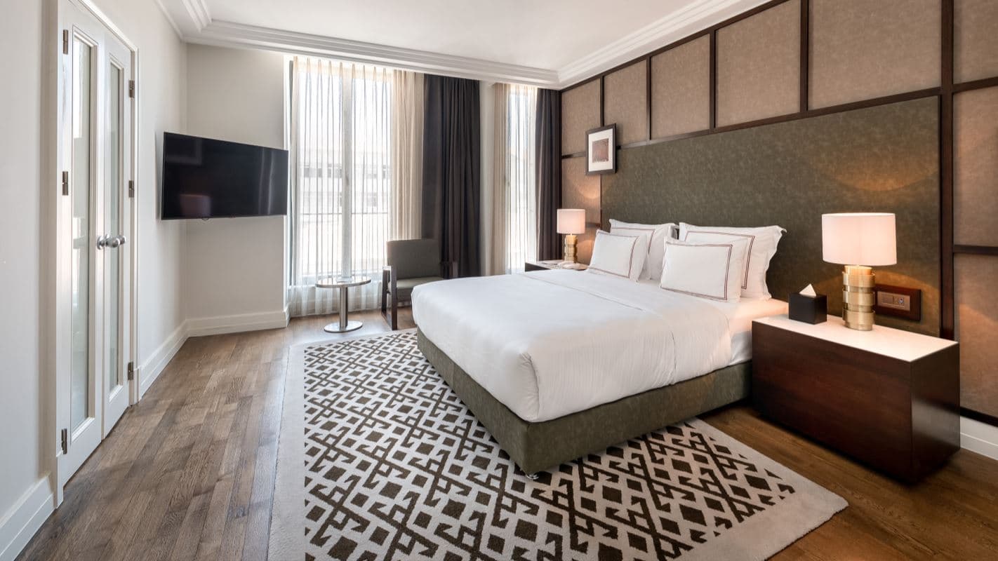Deluxe King Room