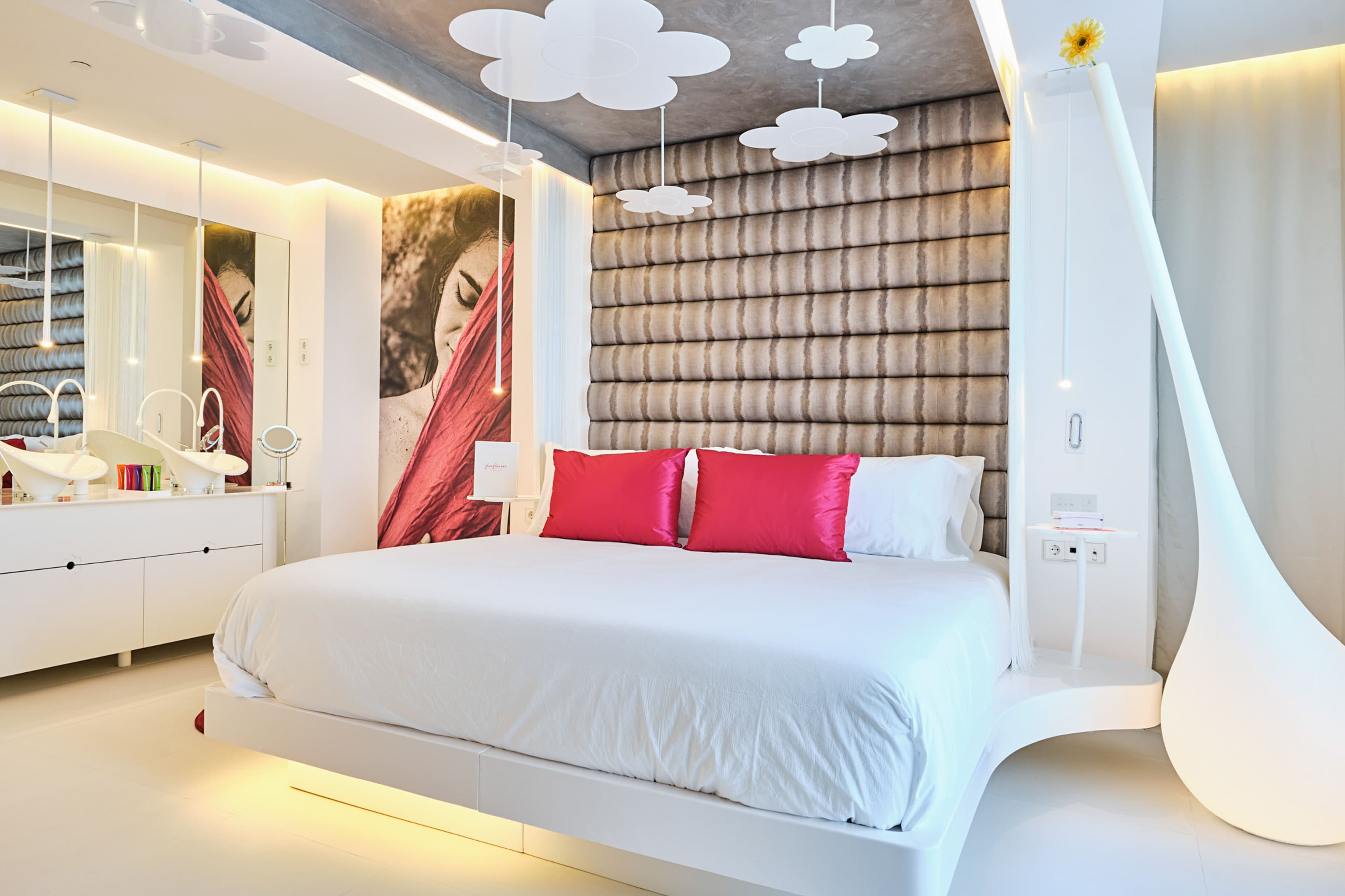 Flower Deluxe Extra Room