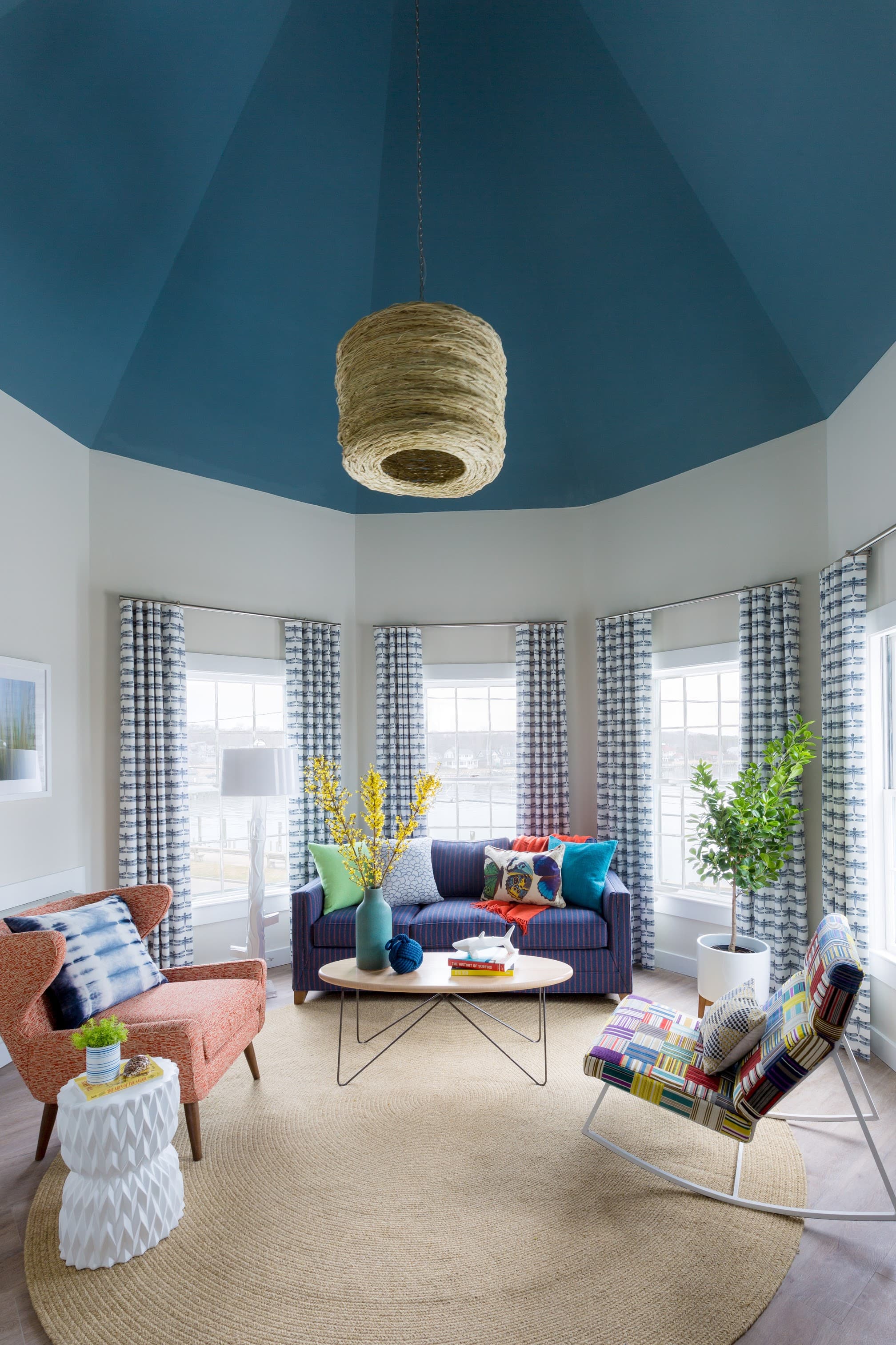 Lark Suite