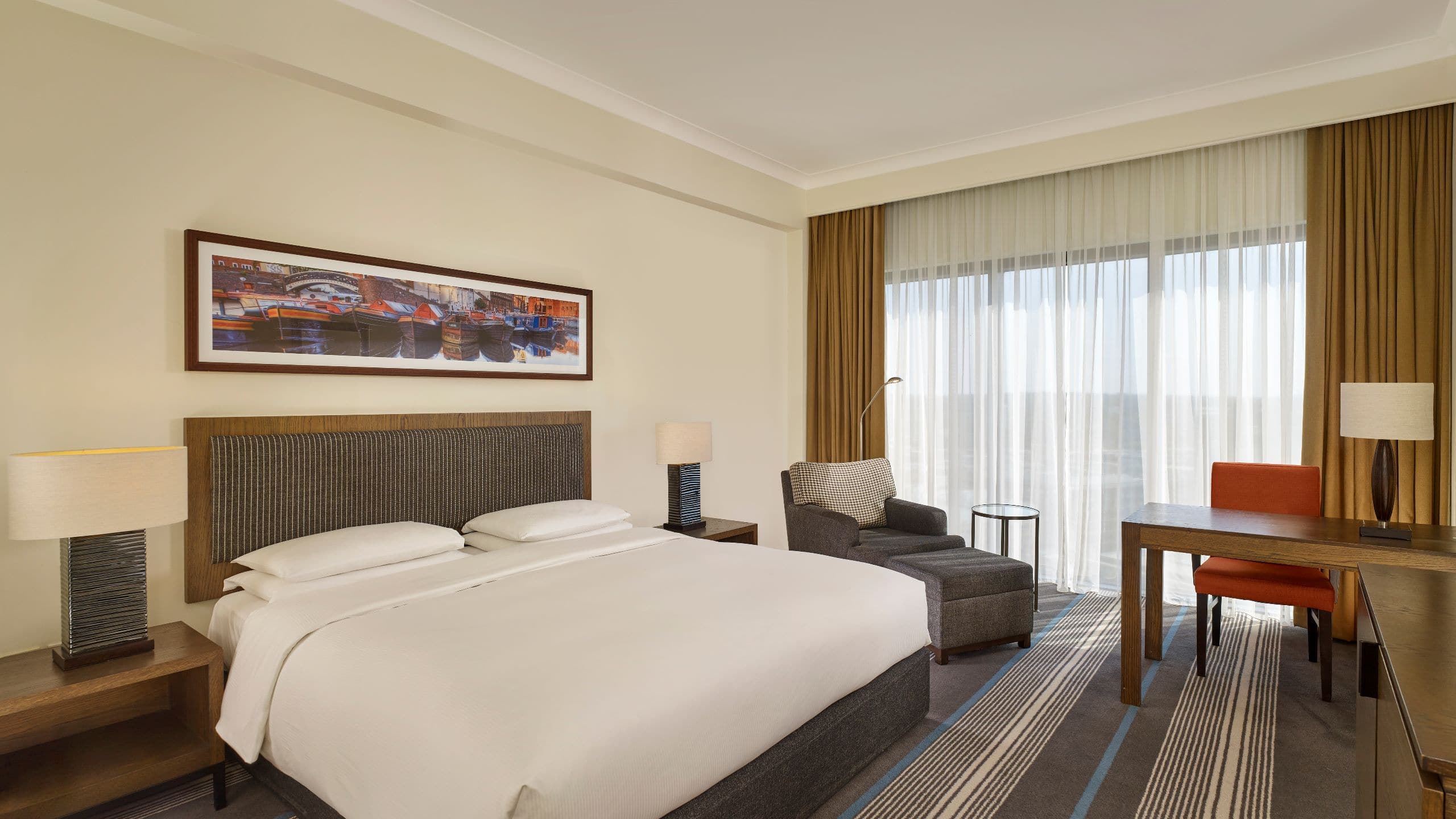 1 King Bed