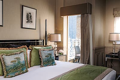 Deluxe One Bedroom Suite