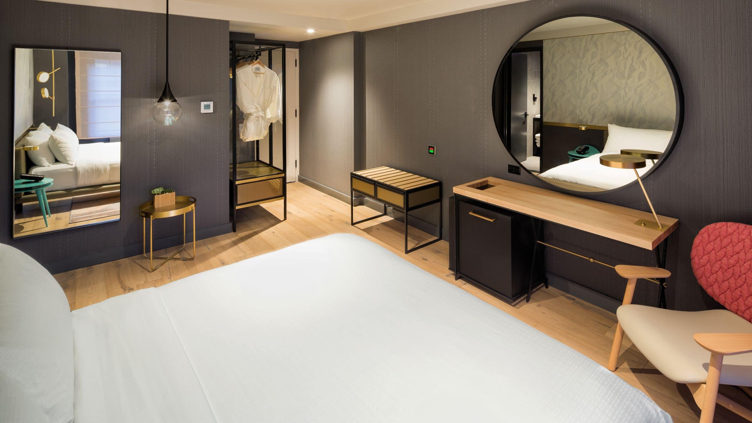 1 Bedroom King High Floor Suite Deluxe