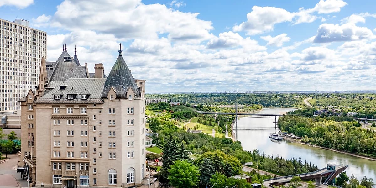 Fairmont Hotel Macdonald