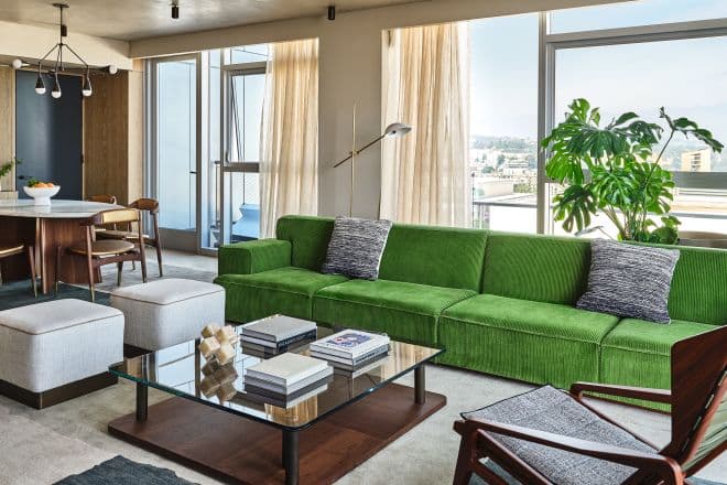 Corner Suite — One King Bed