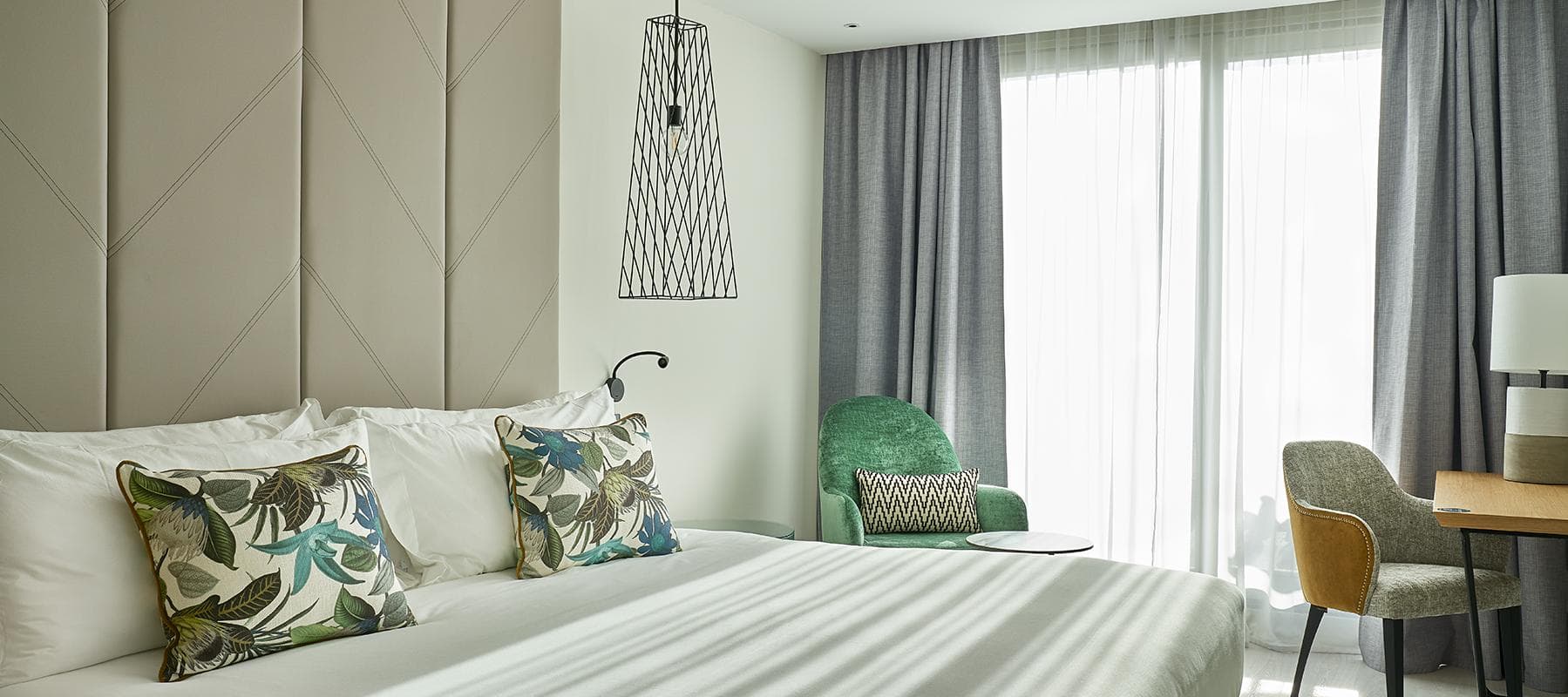 Double Essence Room