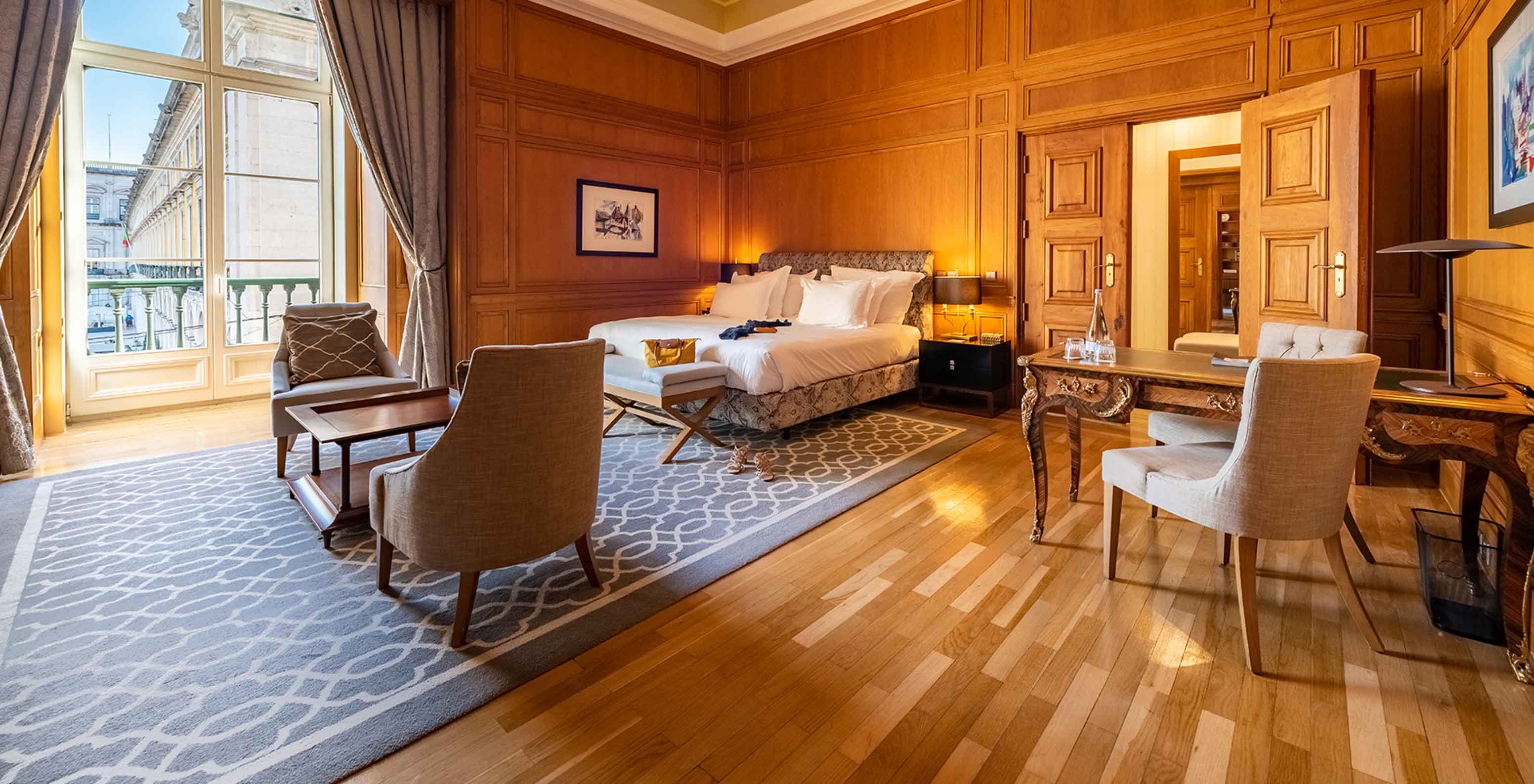 Cozy Queen Size Bed