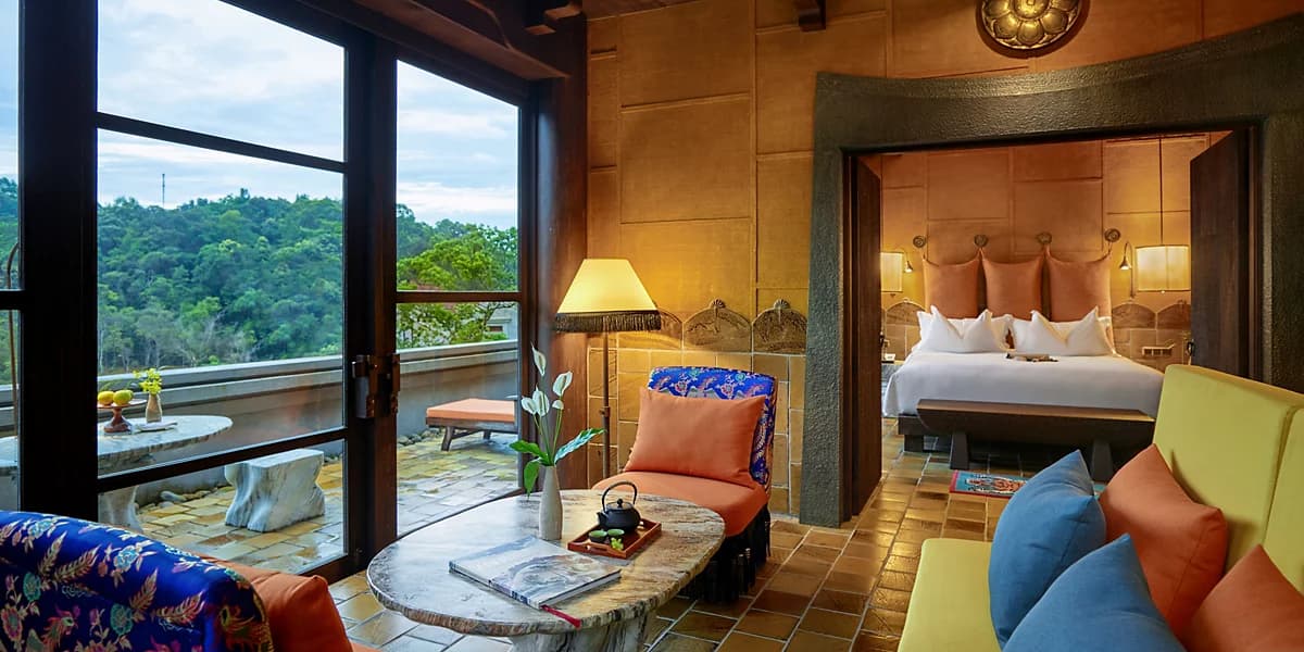Deluxe Room, 1 King Bed, Forest View