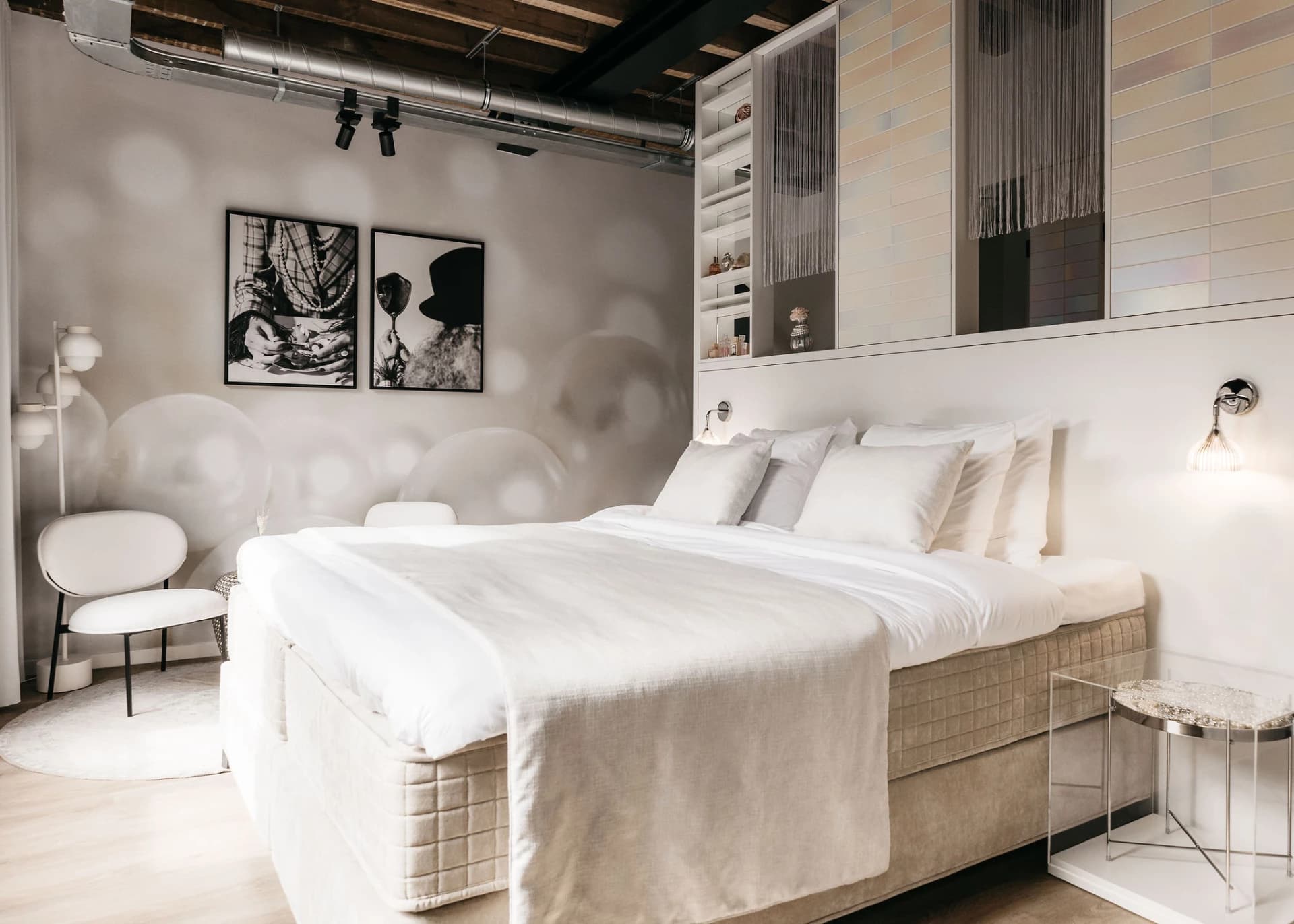 Deluxe Room – Rose