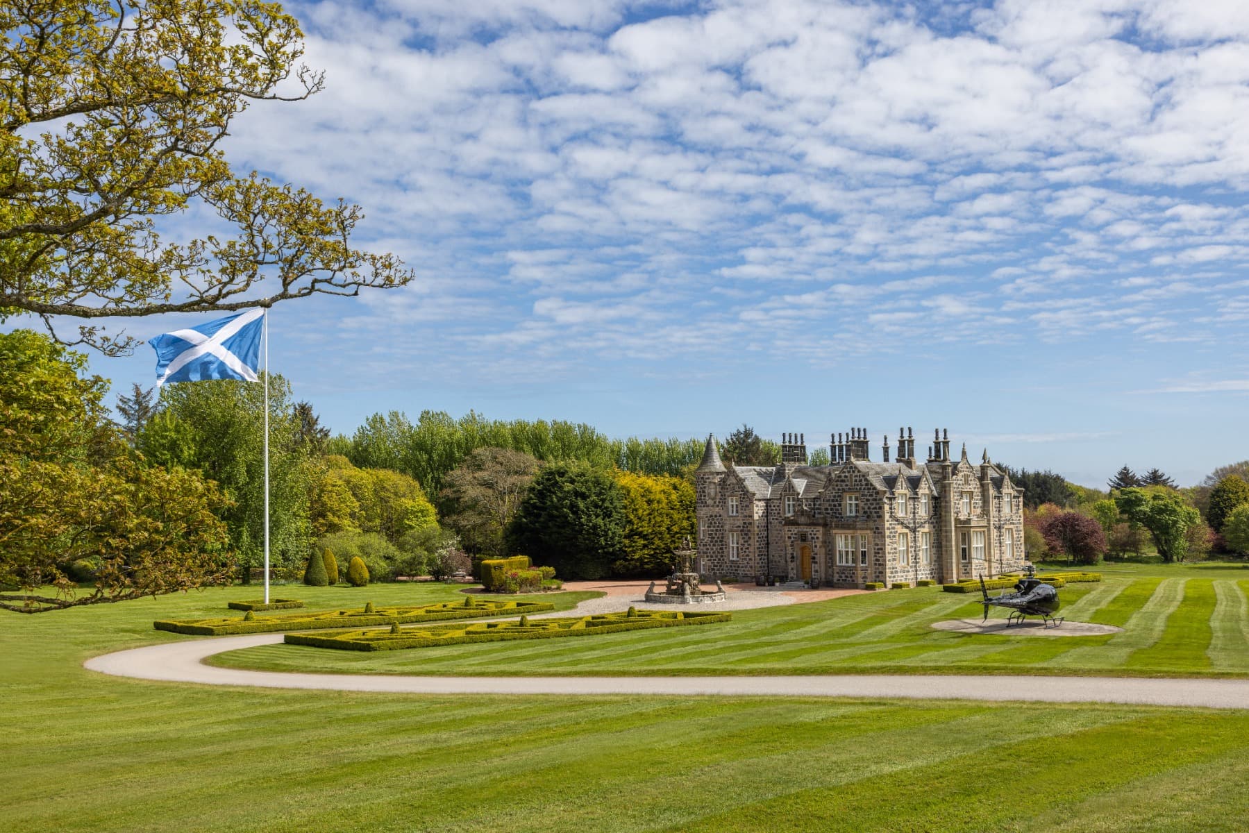 Trump MacLeod House & Lodge