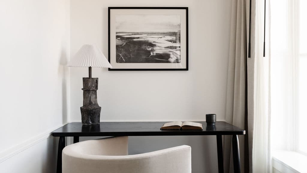 Standard Room with Desk