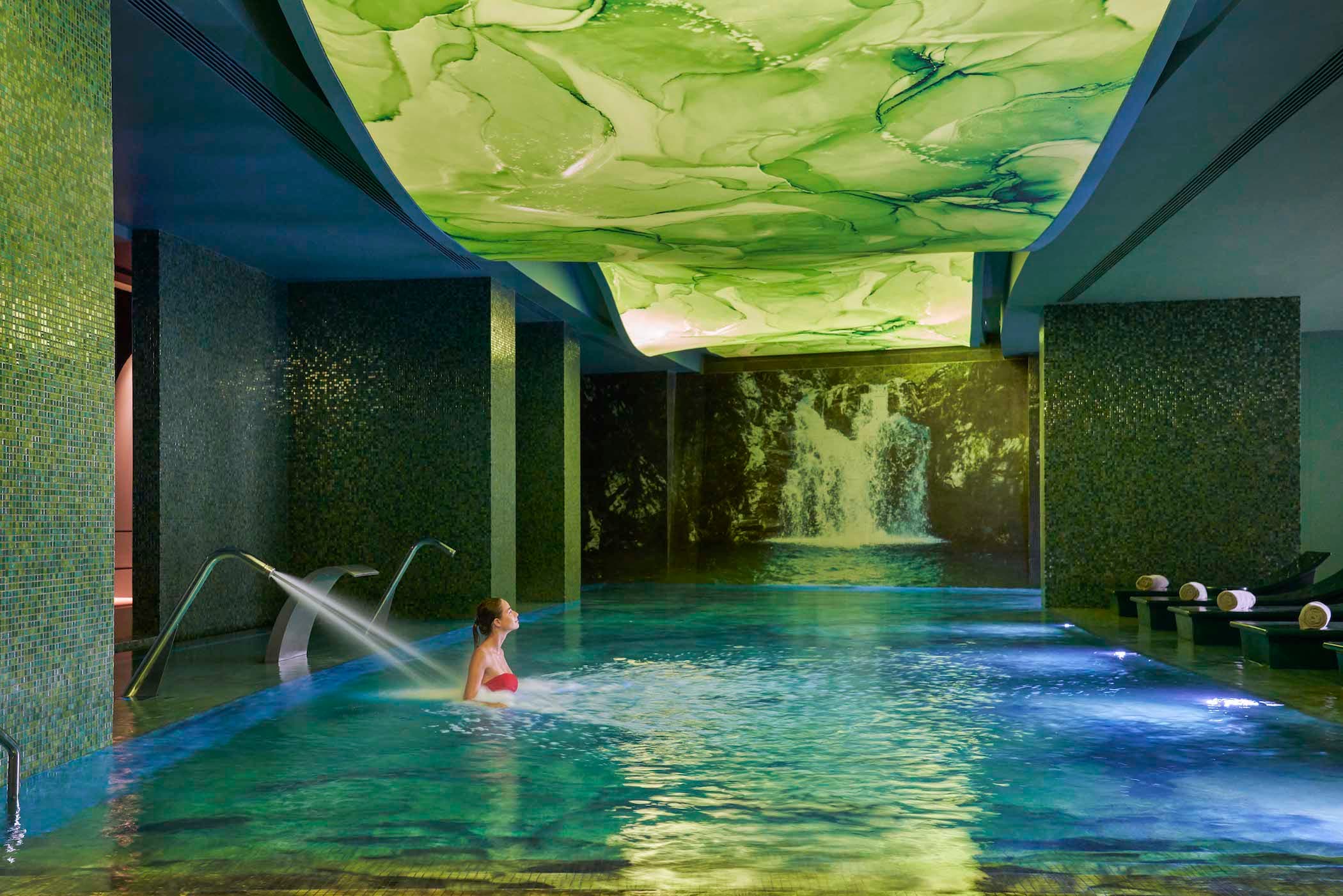 Pool Suite