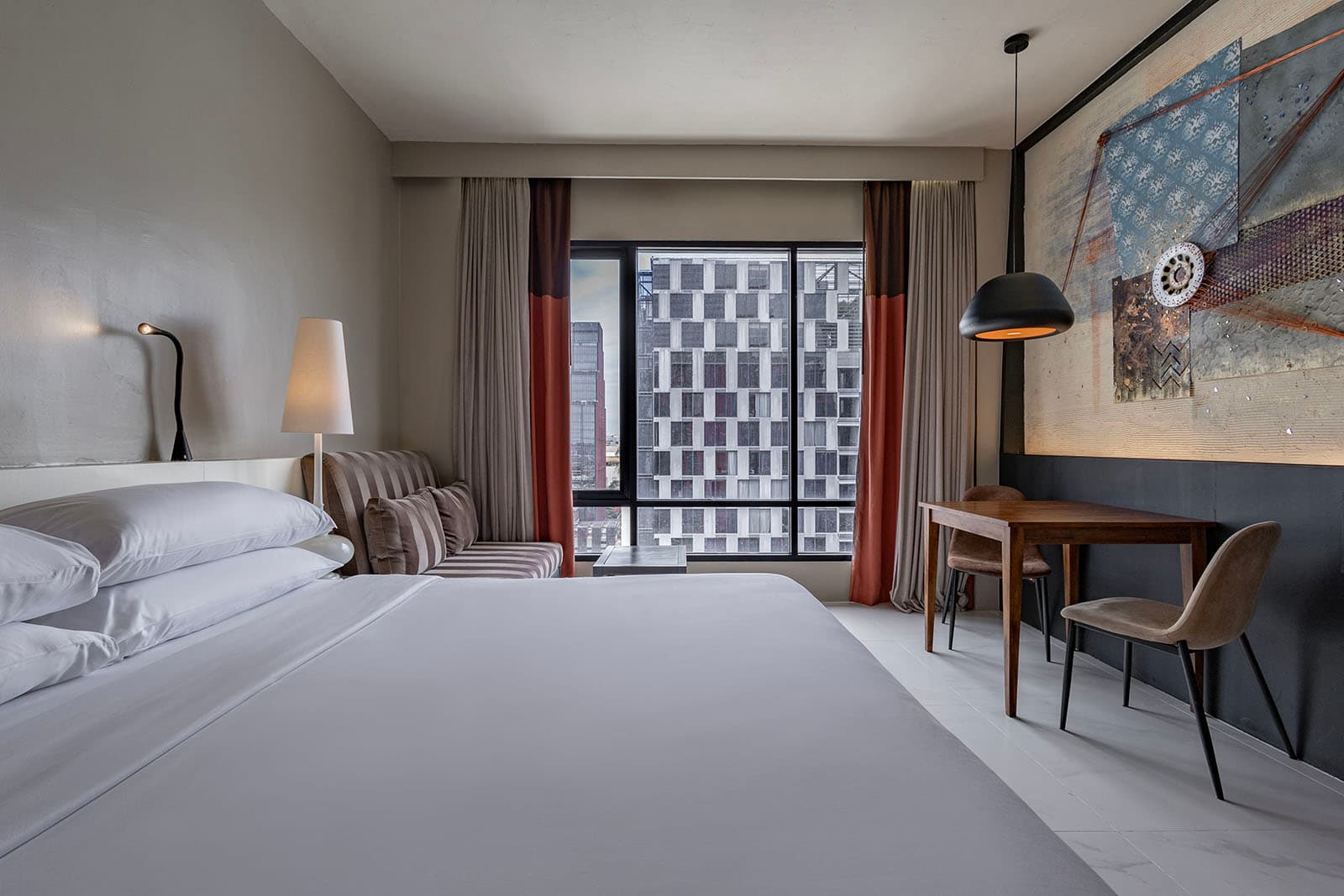 Deluxe Corner Room