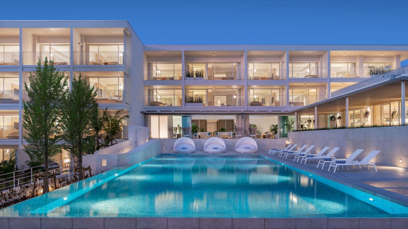 Garden Corner Suite With Pool