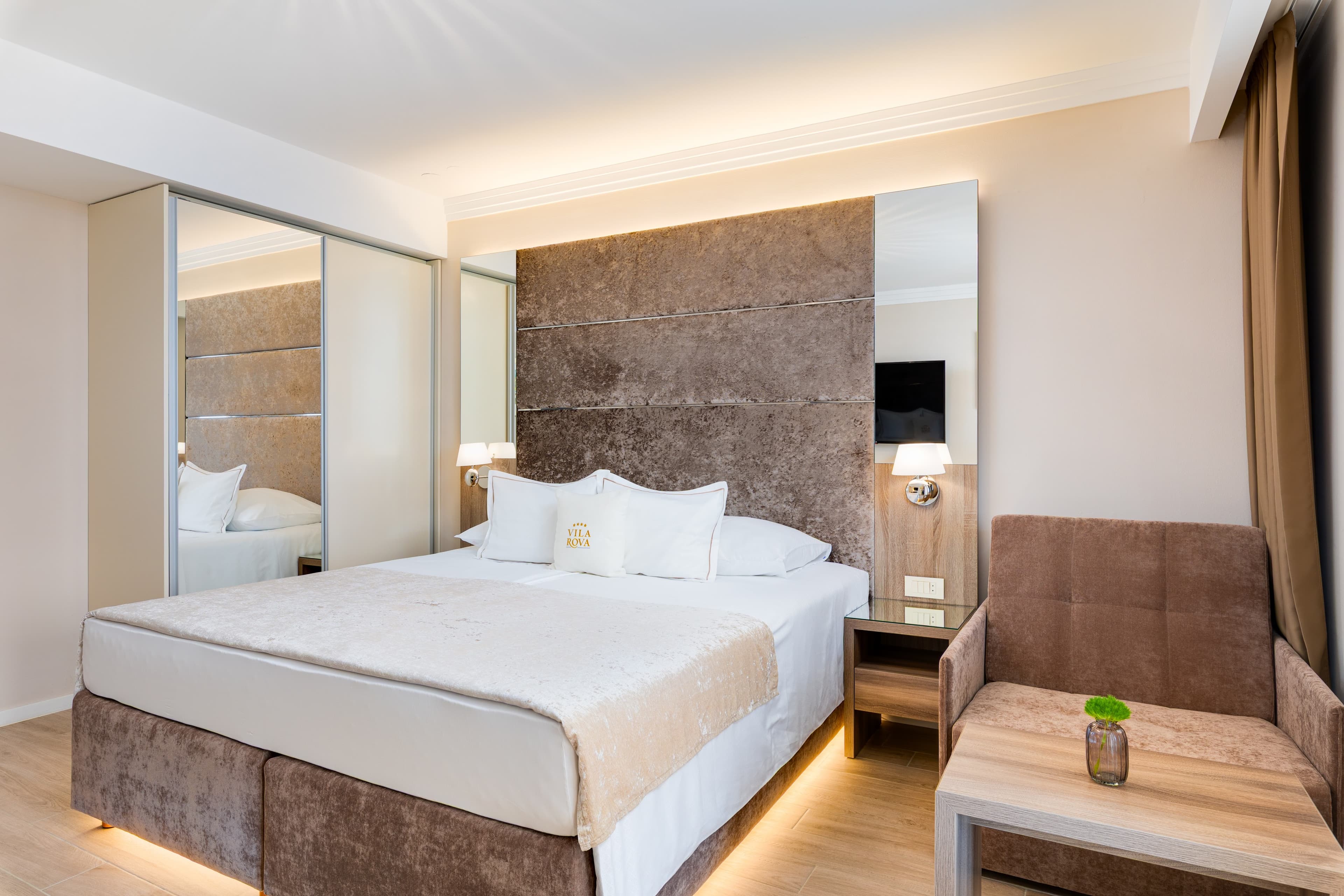 Standard Double Room with Balcony, Park View
