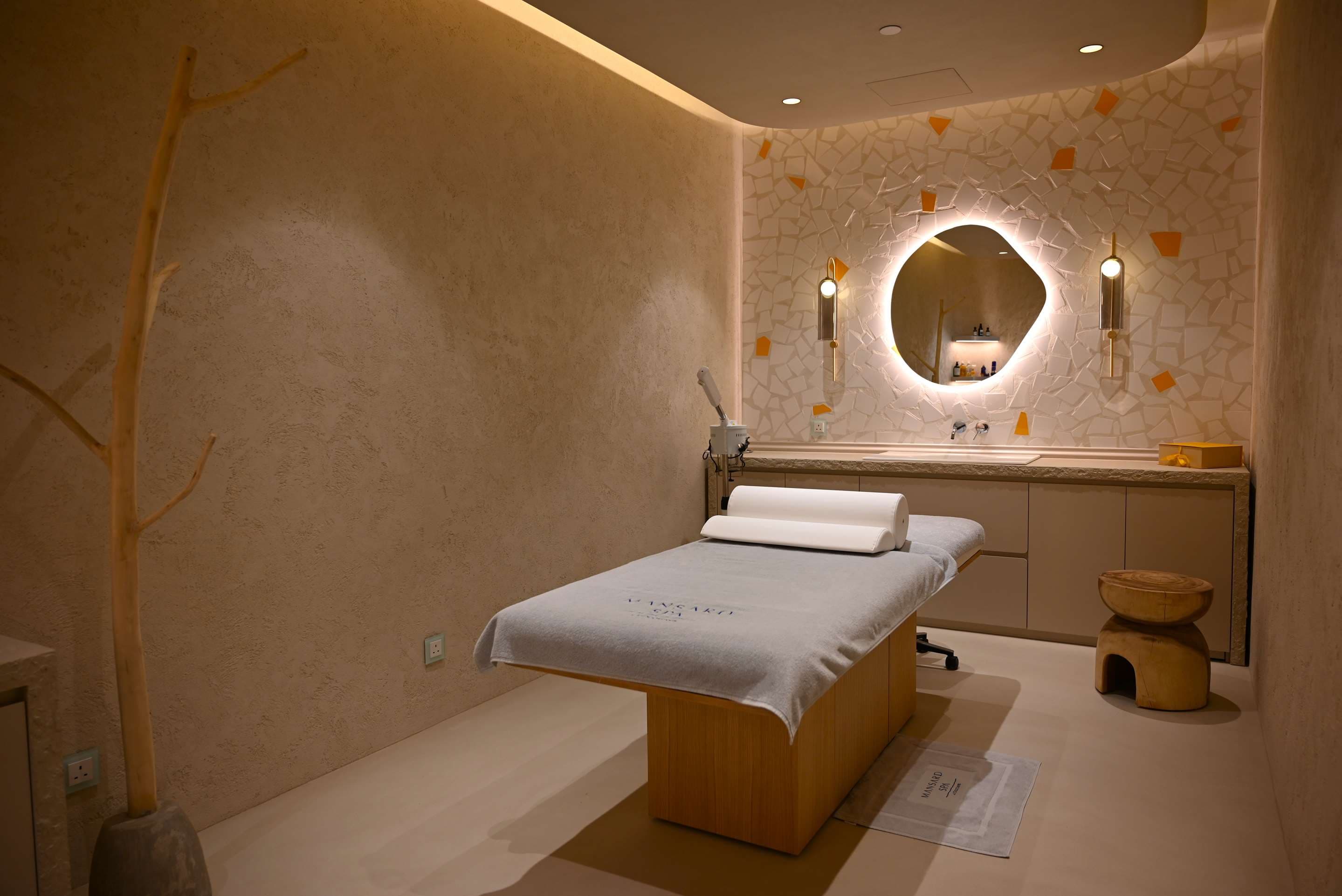 Junior Suite with Lounge Access