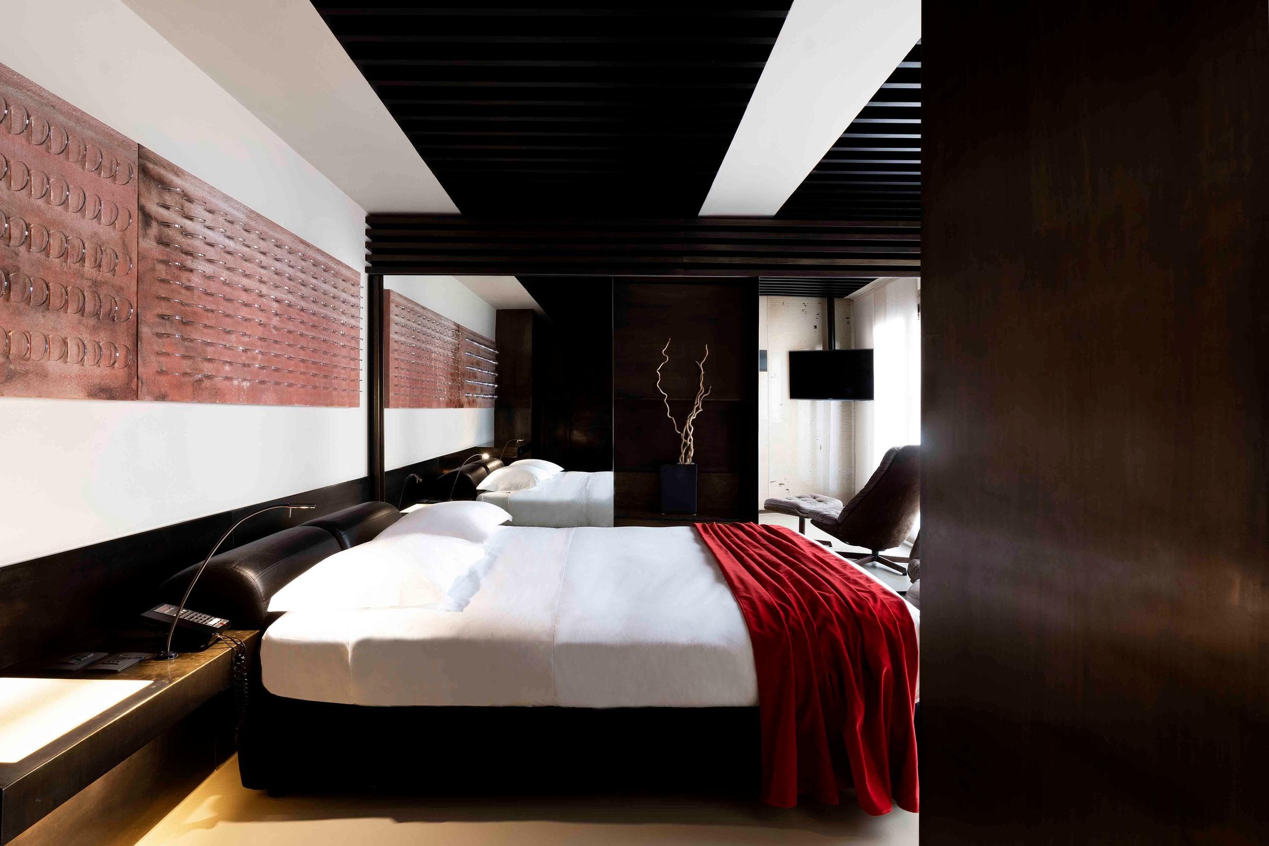 Comfort Room for Three