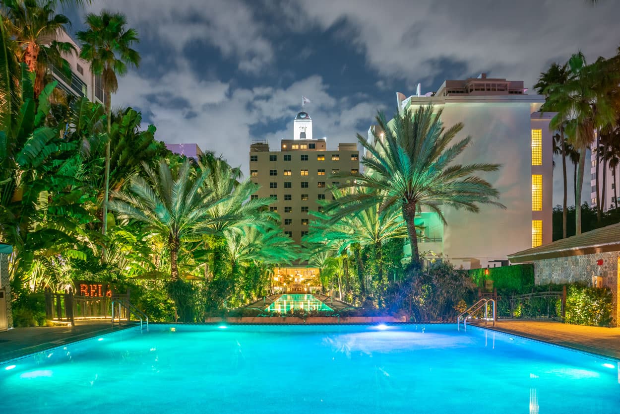 Cabana Suites