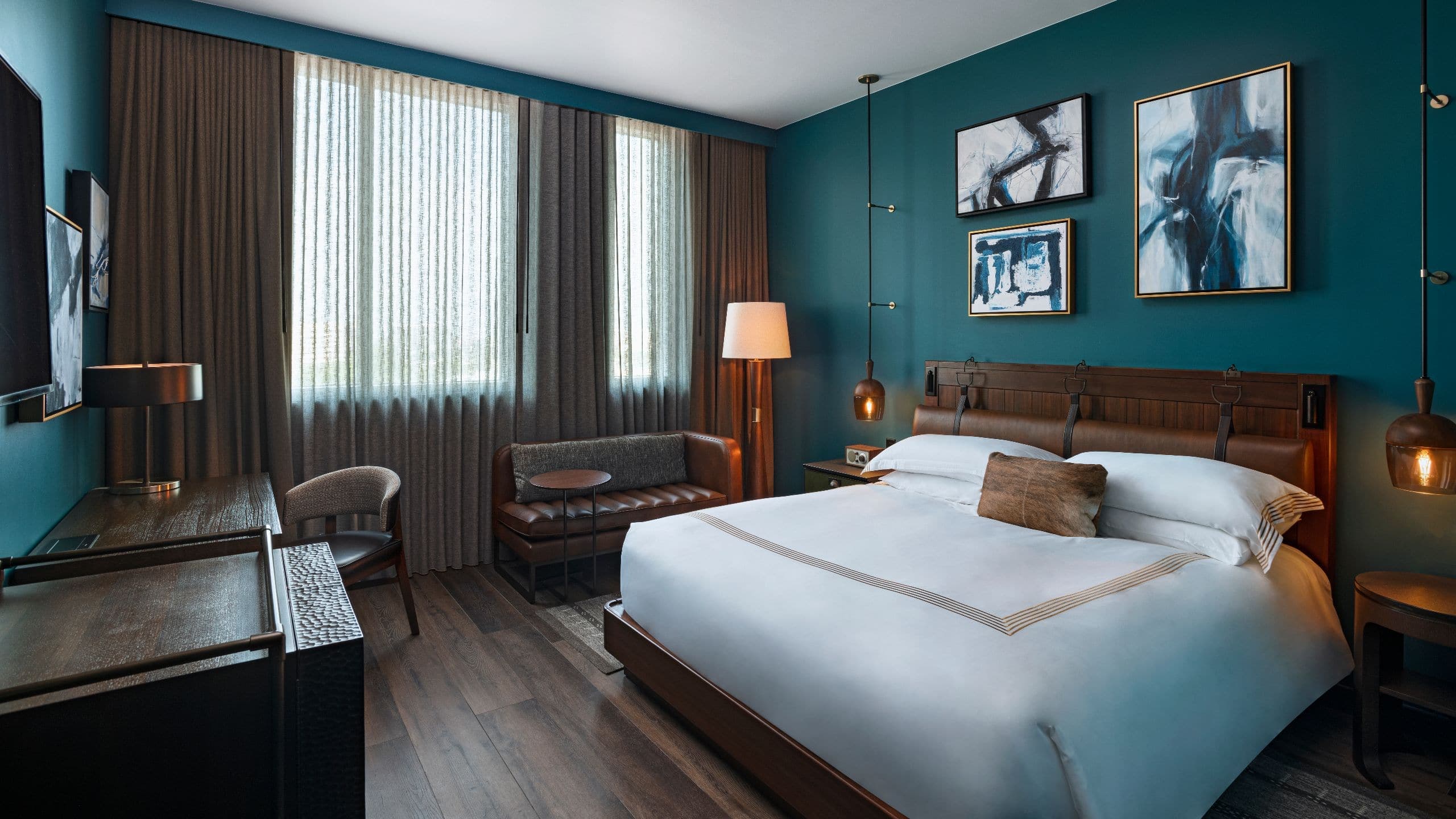 1 King Bed