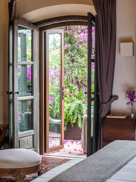 Ambu Luxury Room