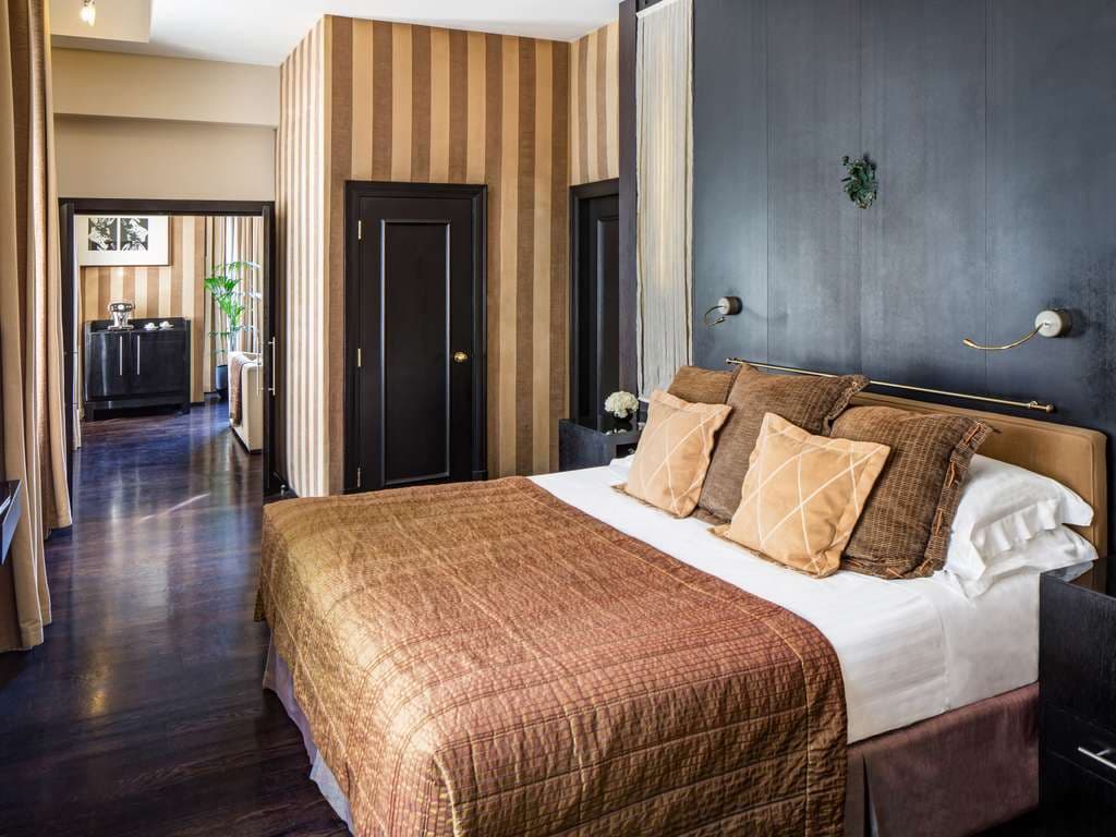 Deluxe Accessible Junior Suite