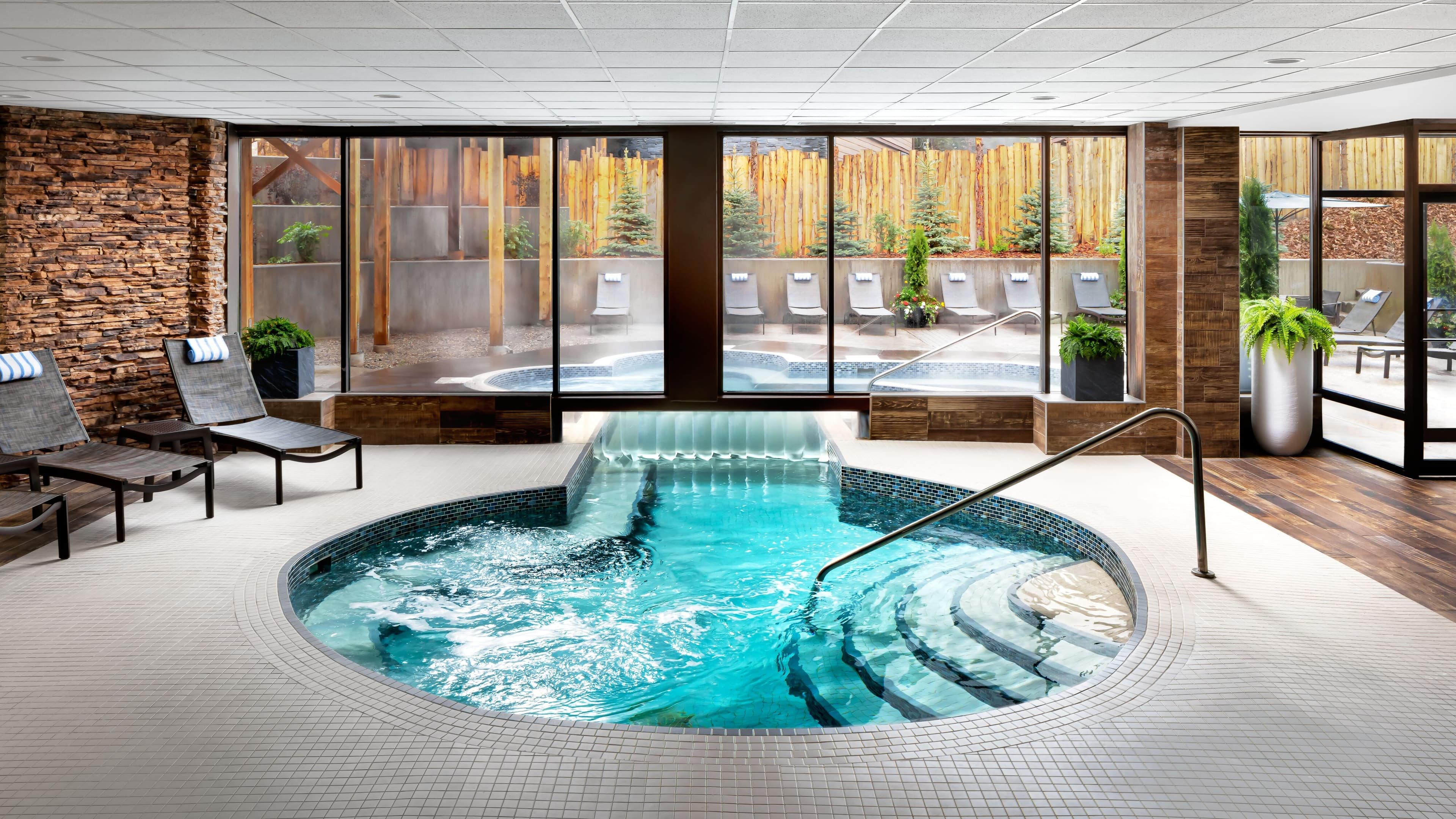 Black Diamond Club Loft King Suite