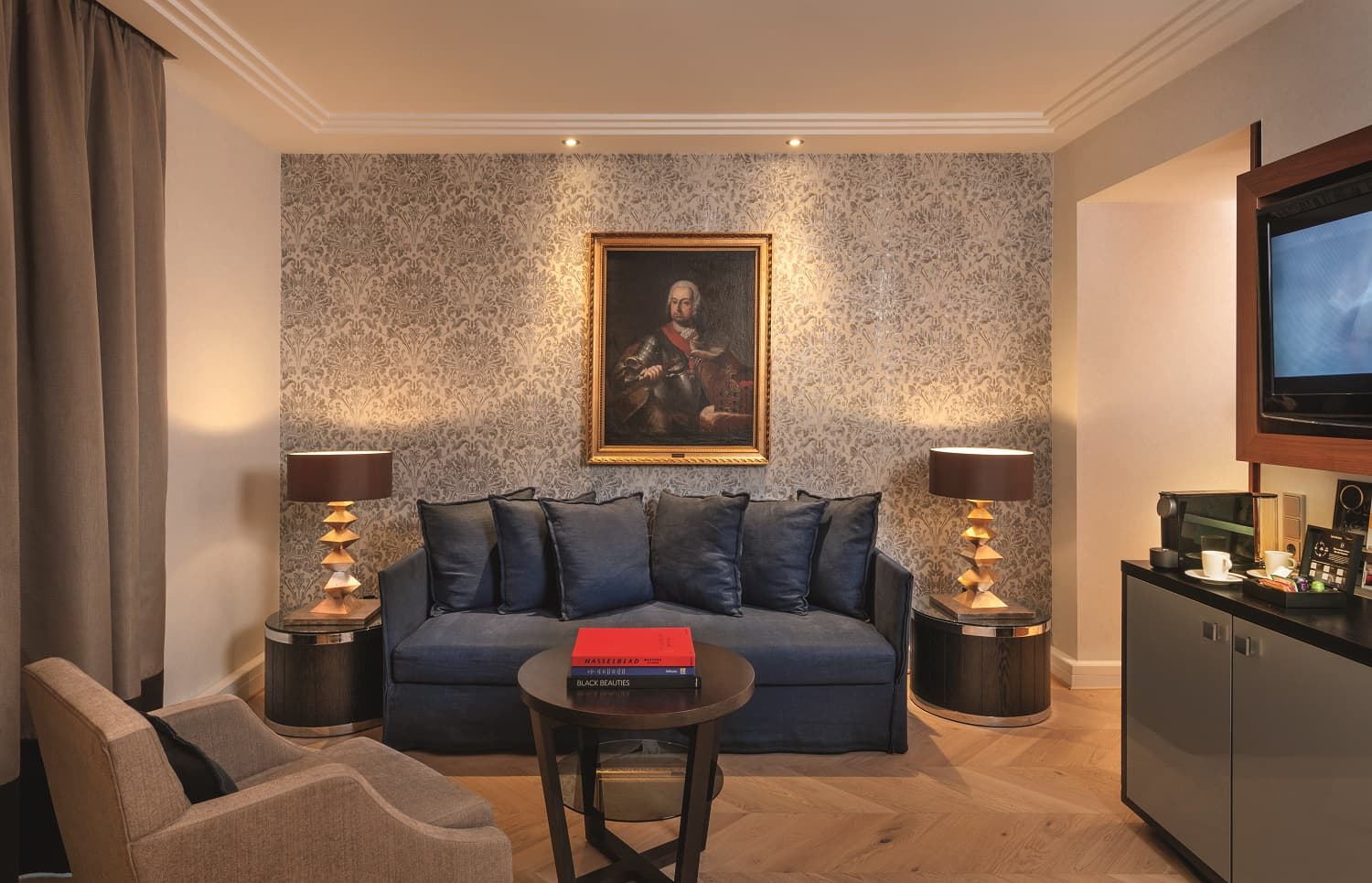 Signature Pool Suite
