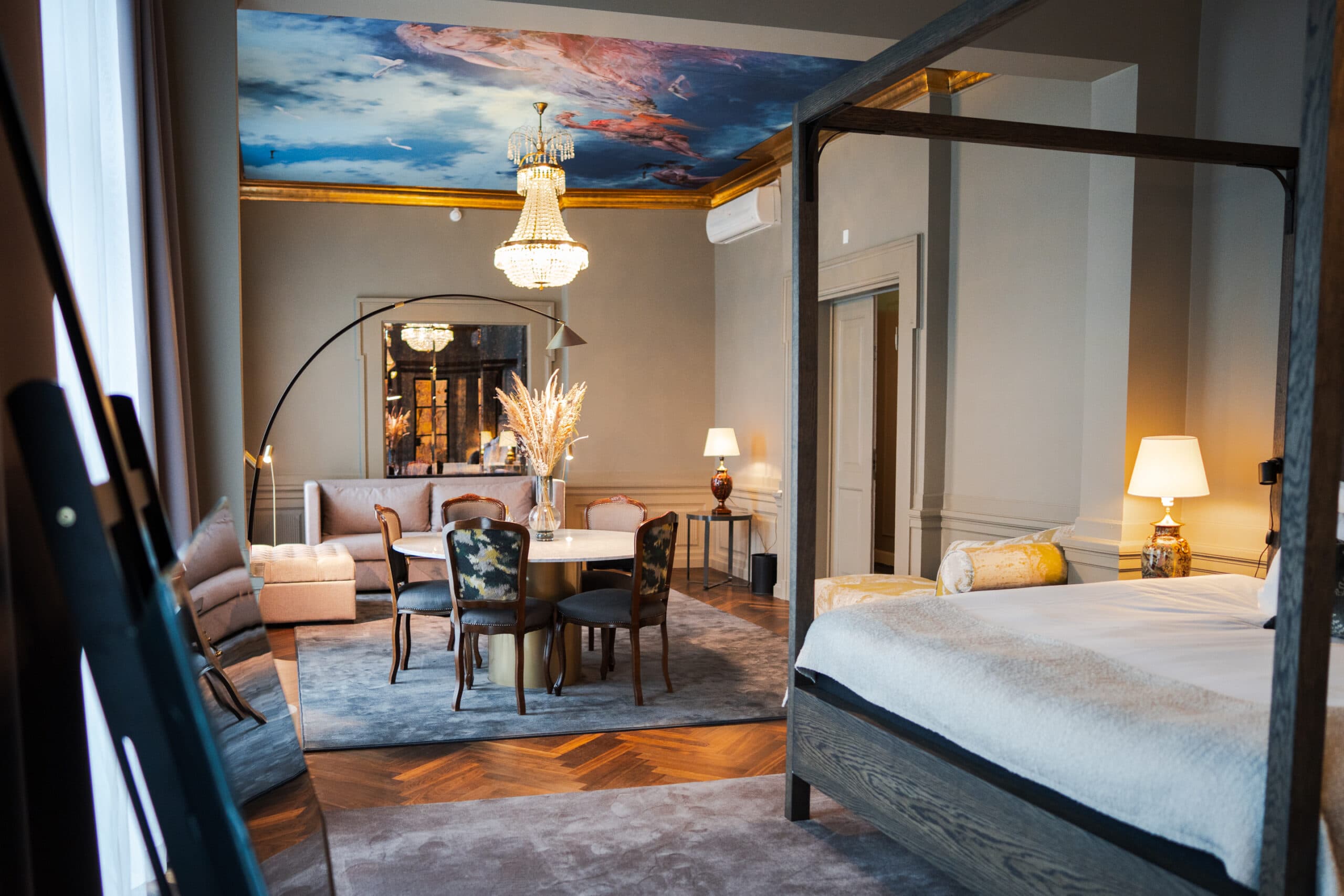 Queen's Single Room