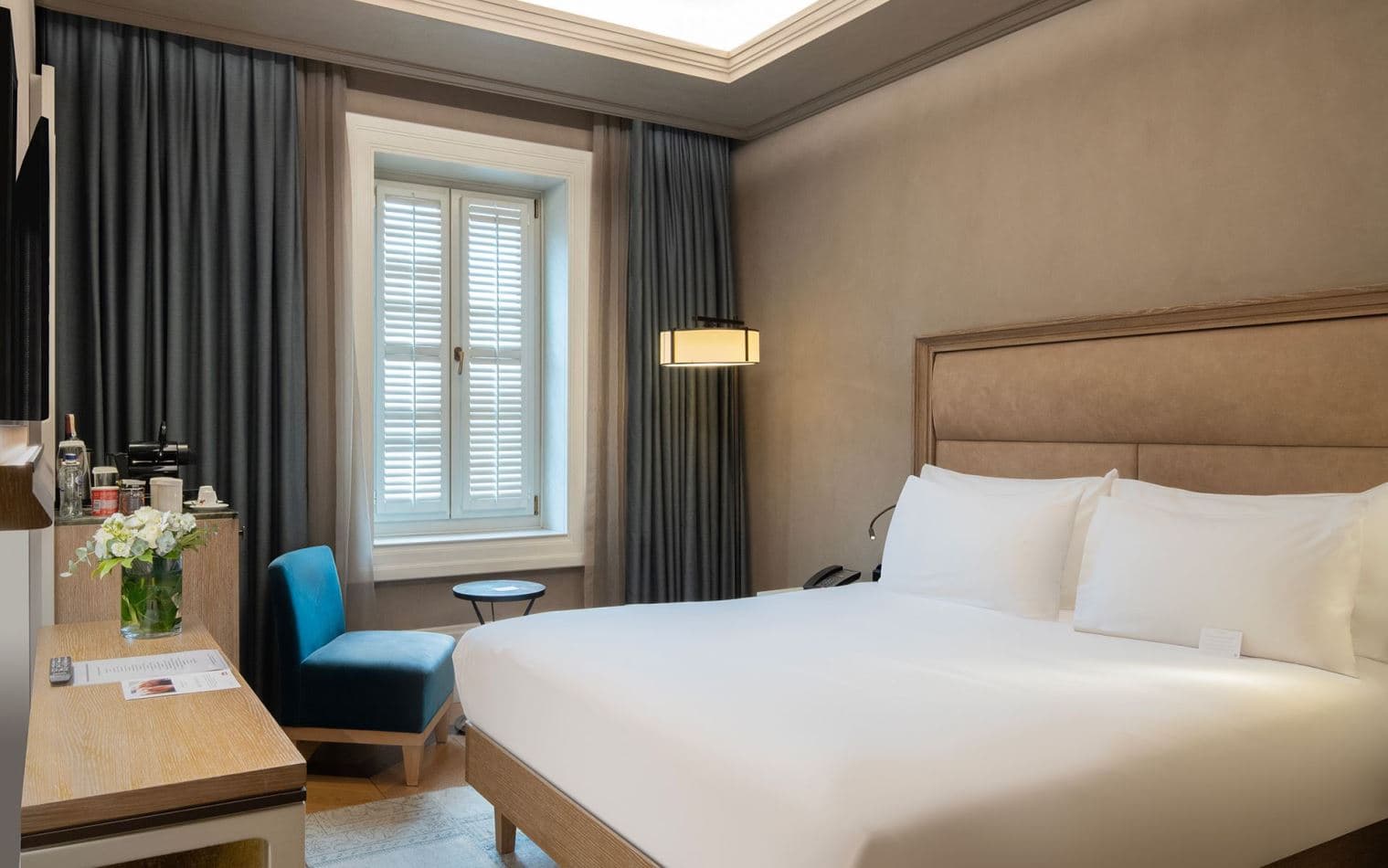 Deluxe Signature Queen Room