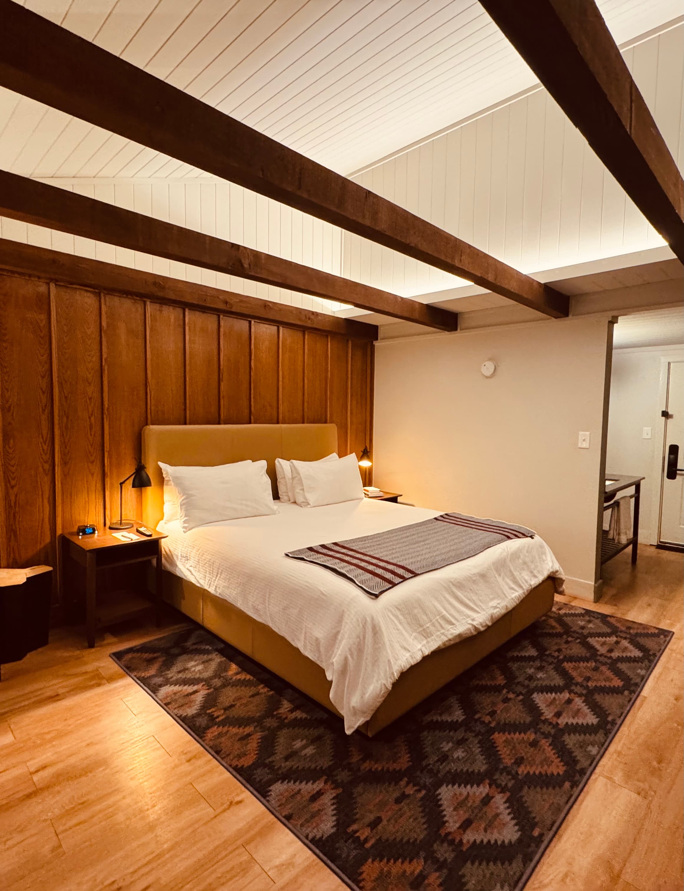 Historic Rocky Waters Inn