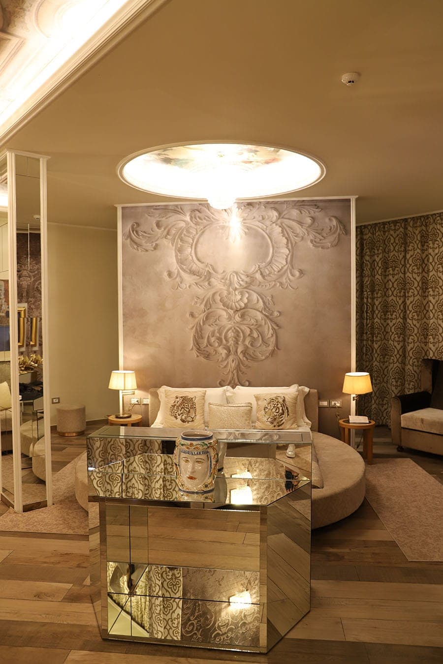 Deluxe Room with Balcony and Sea View