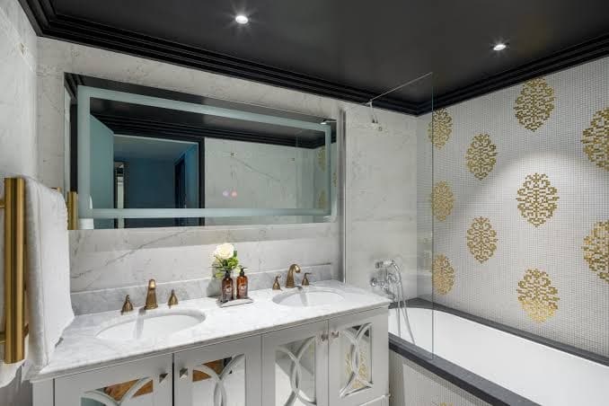 Signature Suite