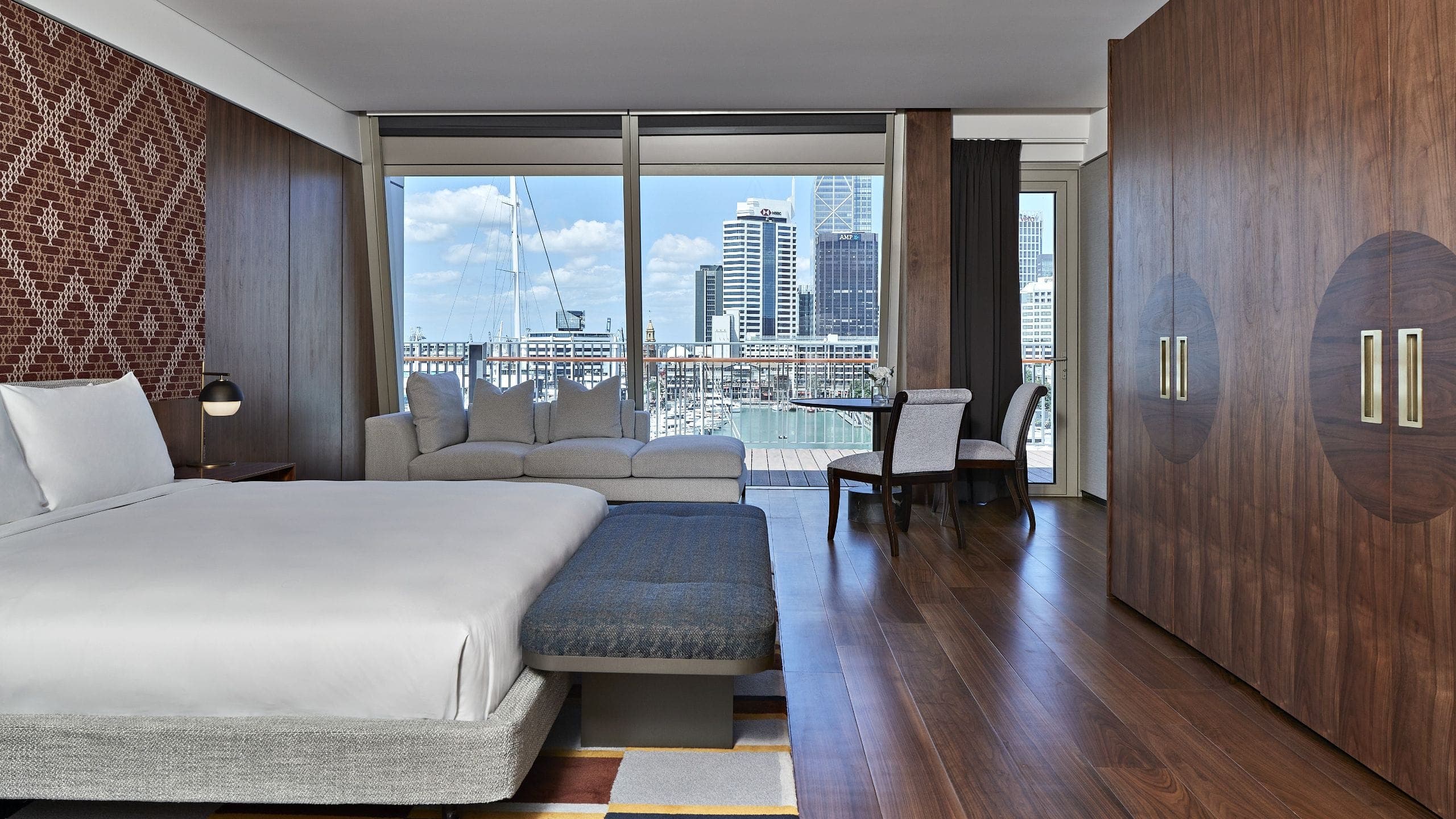1 King Bed Deluxe