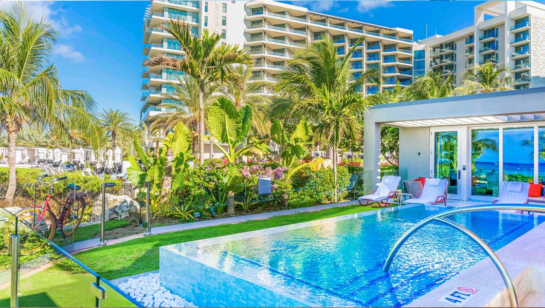 1 King Premium Oceanview Studio