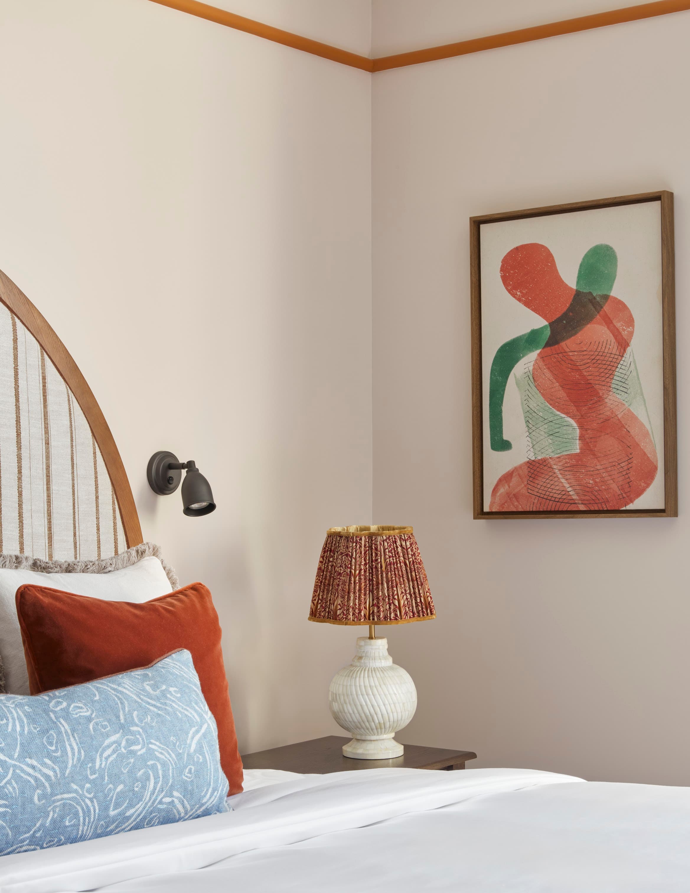 La Chambre du Collectionneur by Gilbert Kann