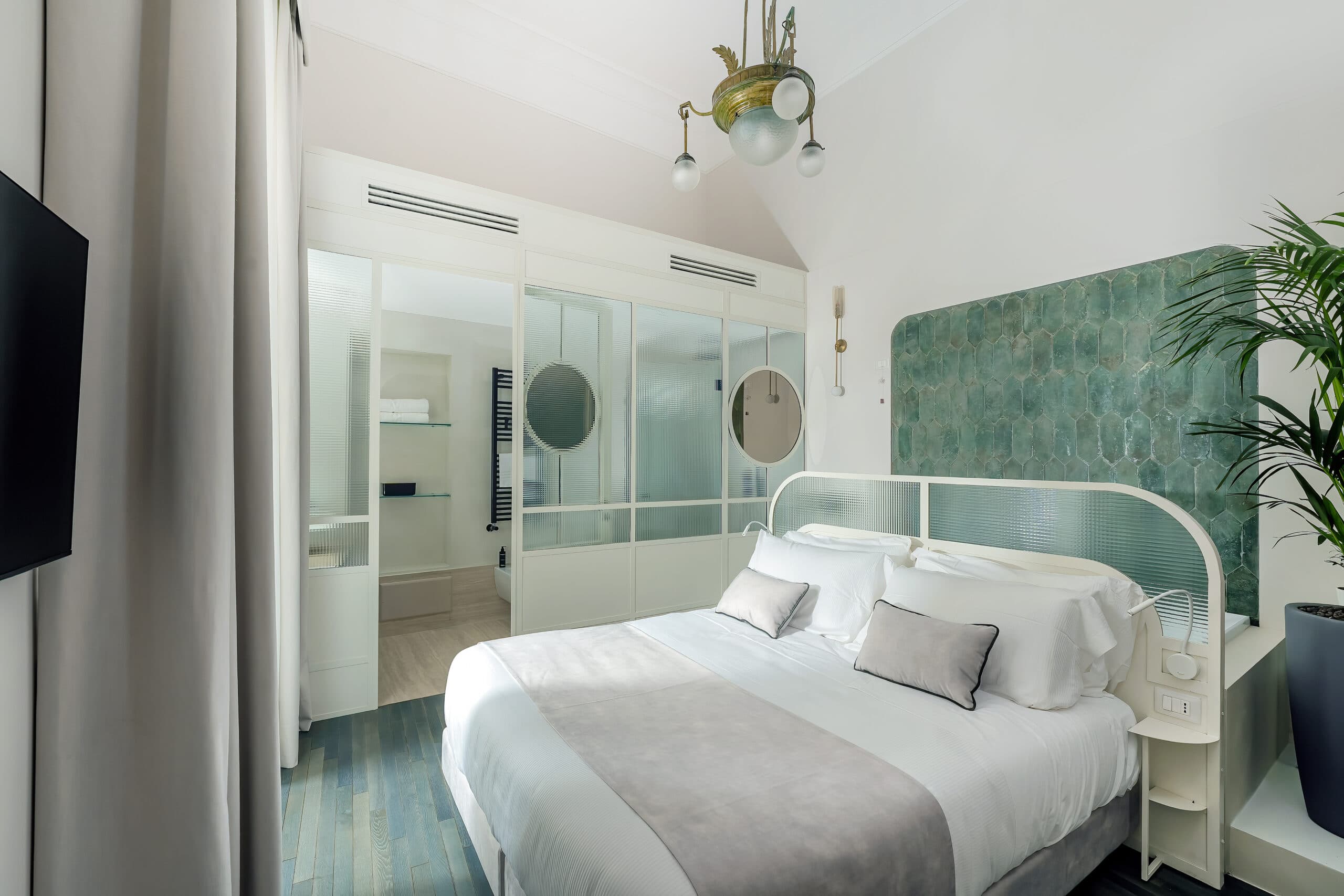 Assuero Queen Suite