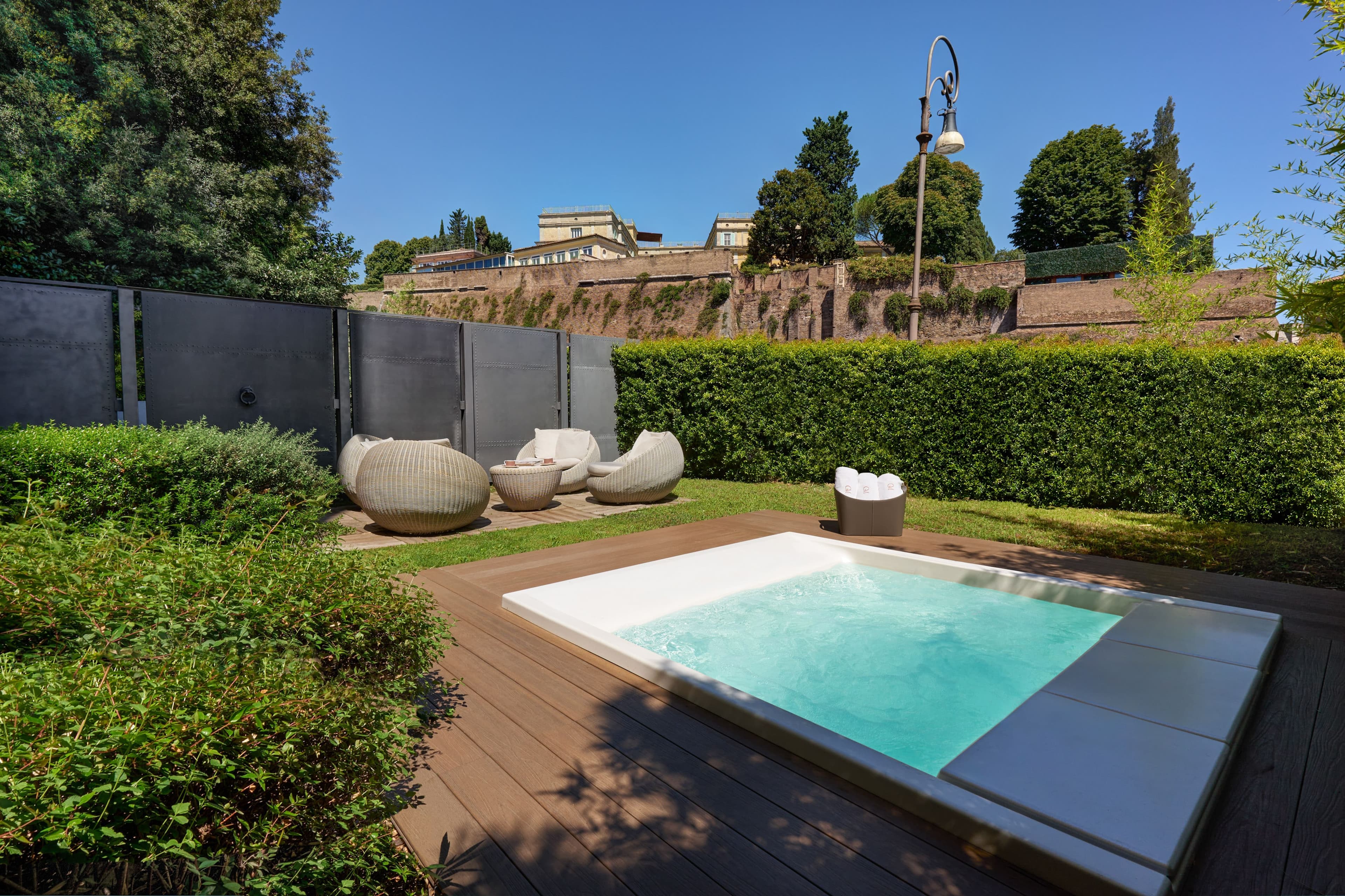 Garden Studio Apartment Whirlpool