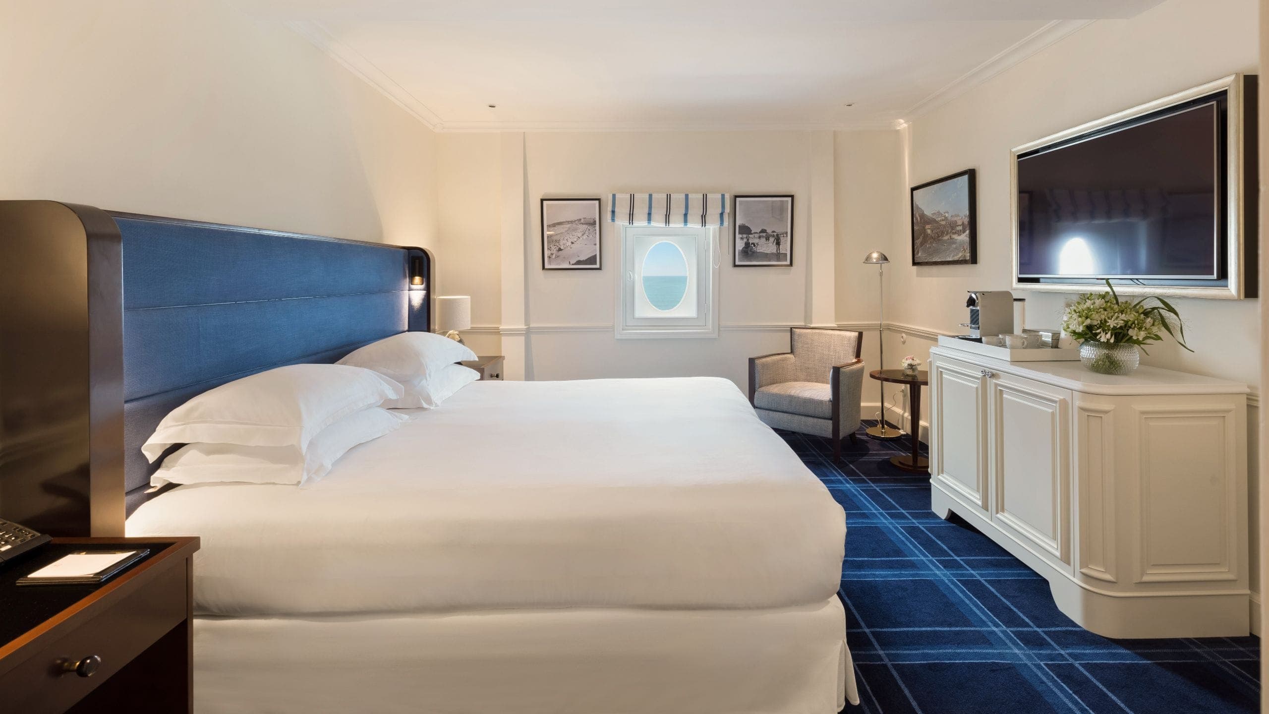 Cruise Liner King Room