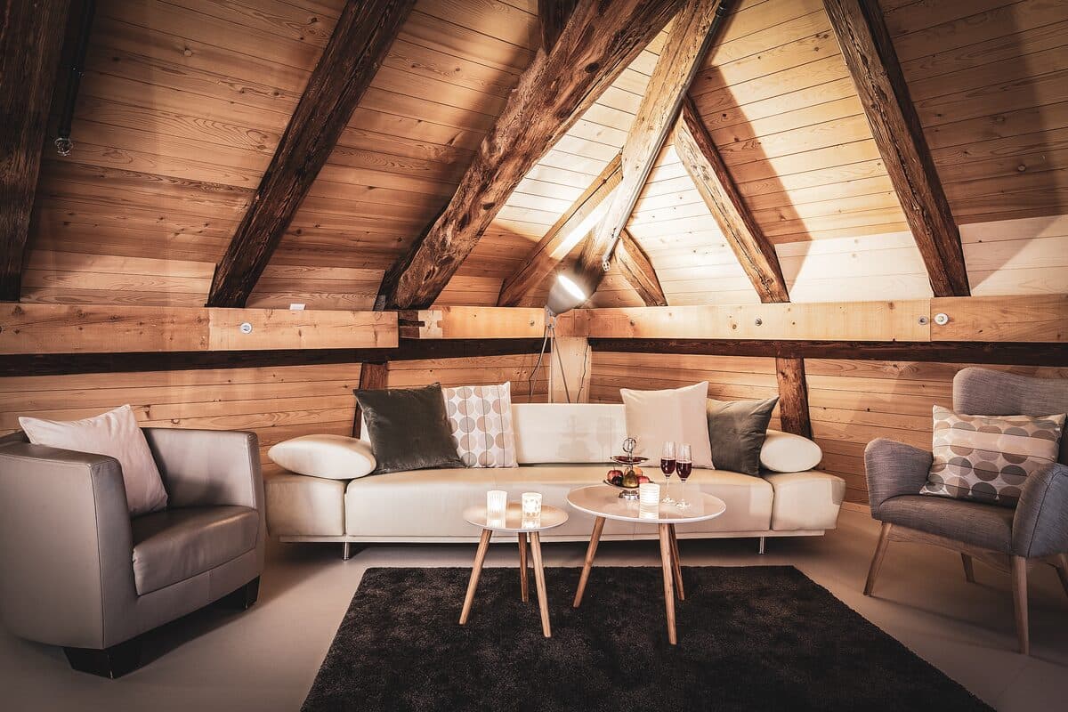 Room Eck (Corner Room)