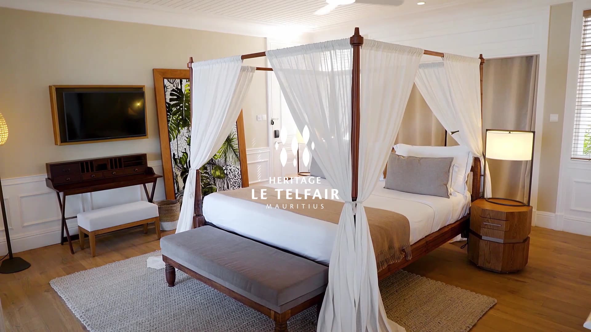 Deluxe Seaview Suite