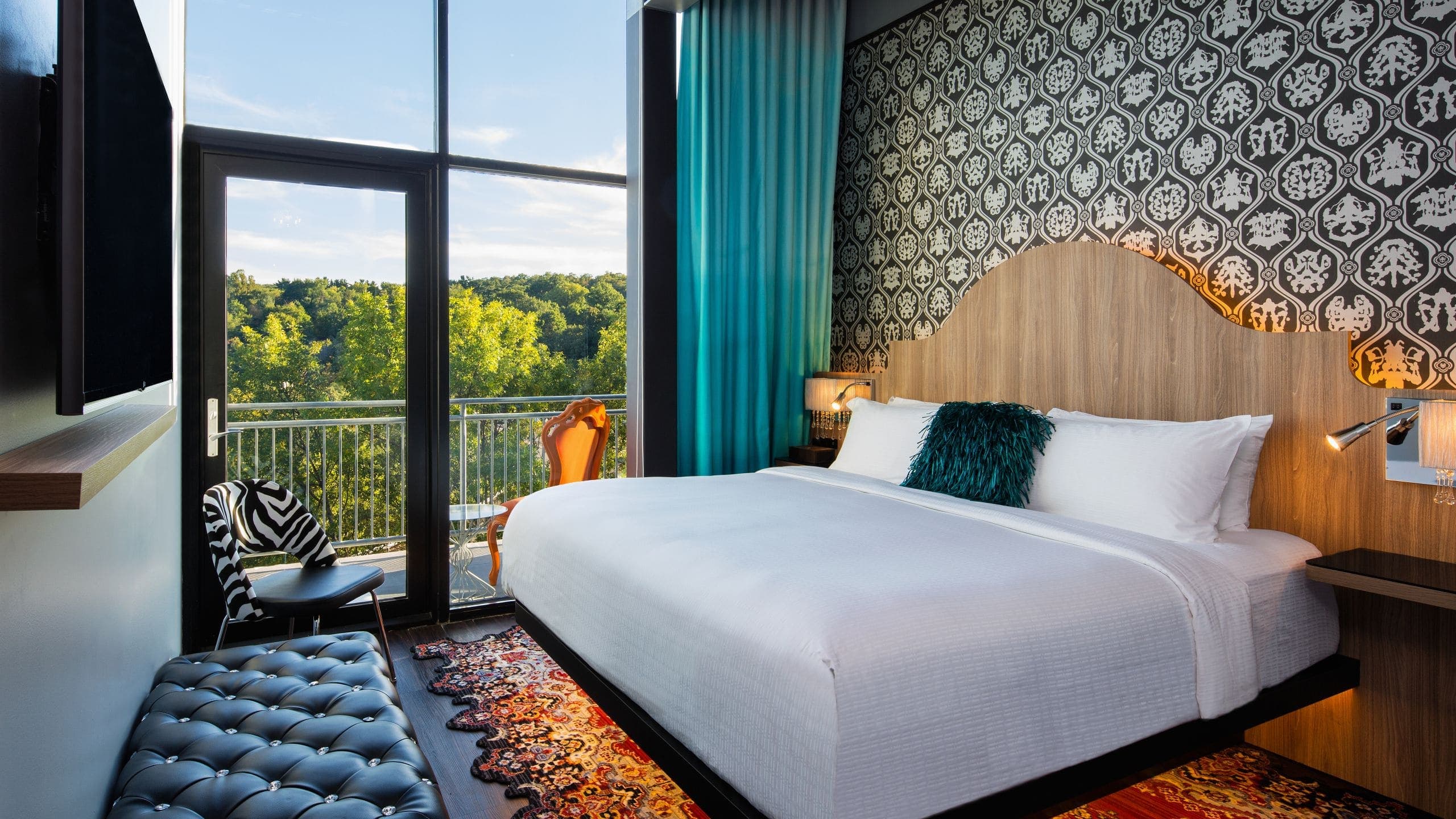 1 King Bed