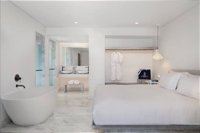 Courtyard Retreat Room