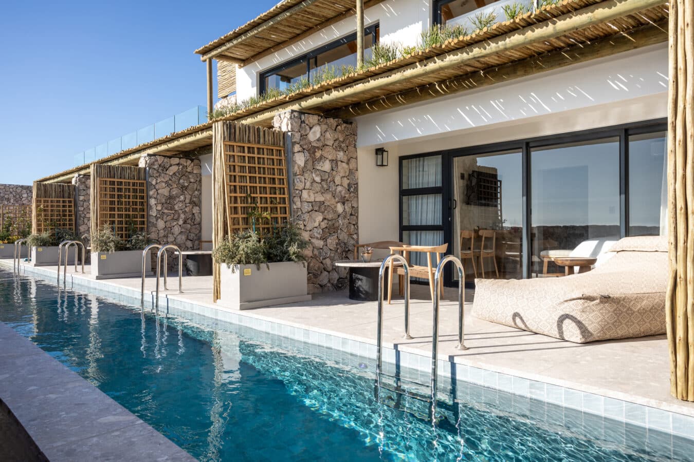 Abalone Hotel & Villas